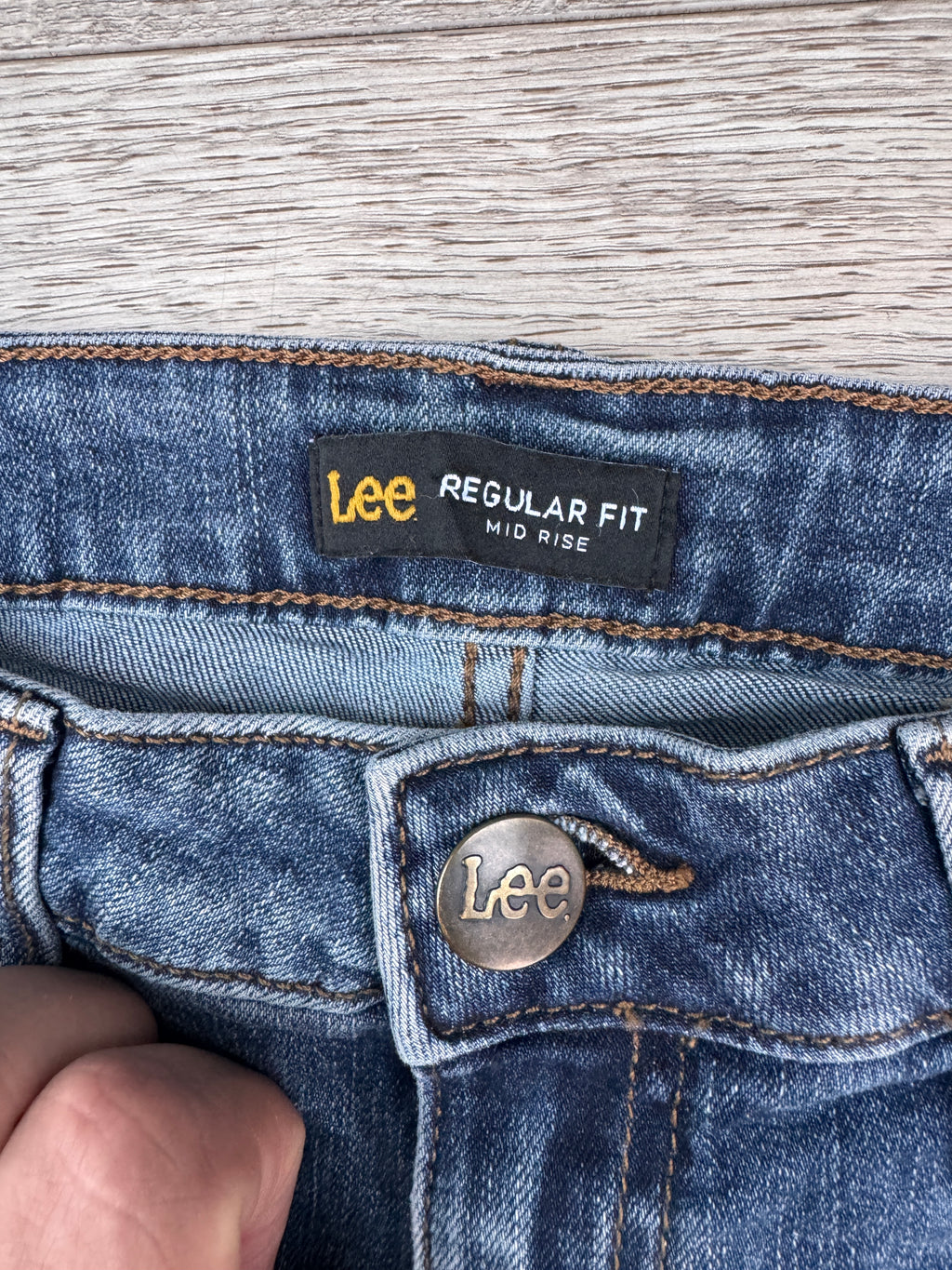 Lee Womens Denim Shorts Size 8 Blue Regular Fit Mid Rise Stretch