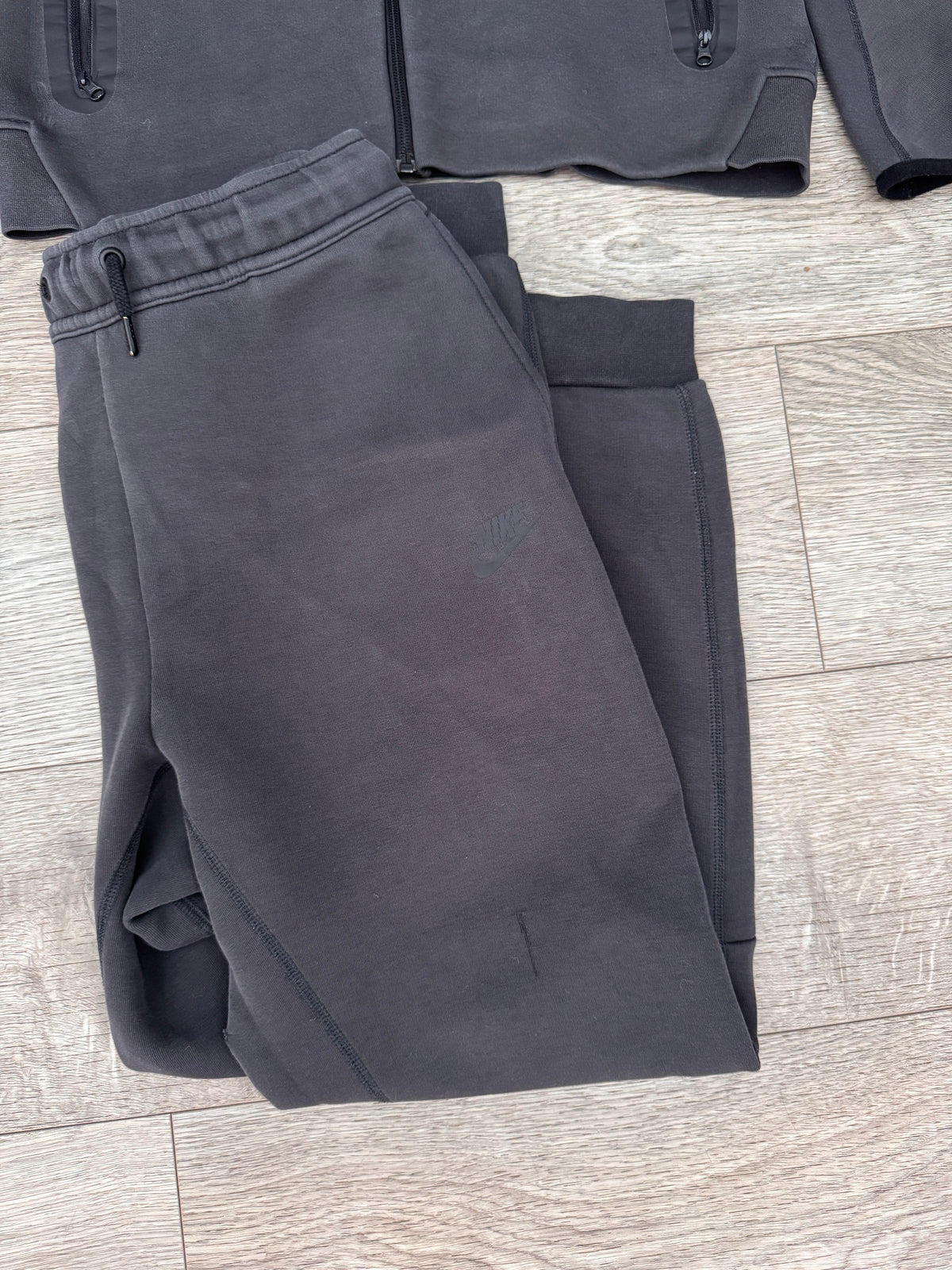 Nike Tech Fleece Tracksuit Boys XL Grey Full Zip Hoodie Joggers Old Season Set