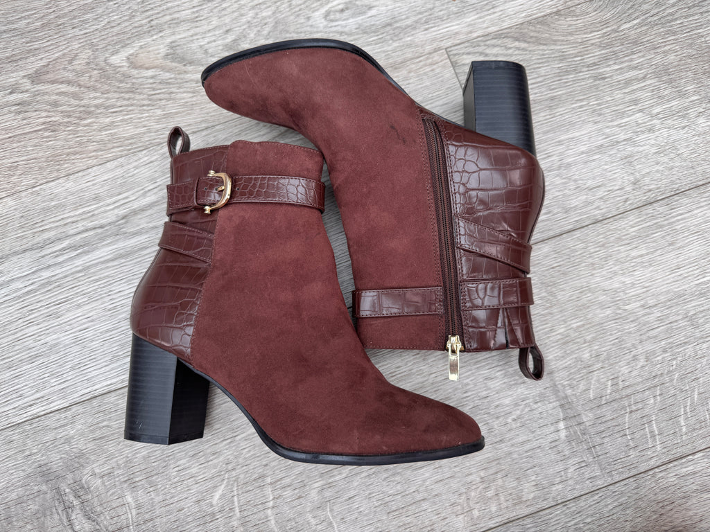 M&S Womens Ankle Boots UK 6.5 Burgundy Suede Effect Block Heel Buckle Zip