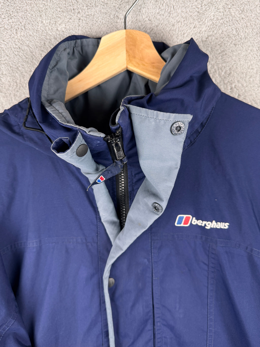 Vintage Berghaus Mens Small Navy Blue Waterproof Hiking Outdoor Jacket Coat