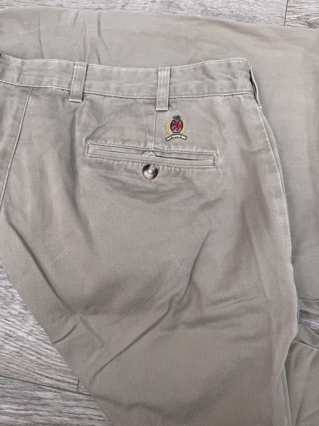 Tommy Hilfiger Mens Chinos W40 L31 Beige Pleated Cotton Trousers Vintage