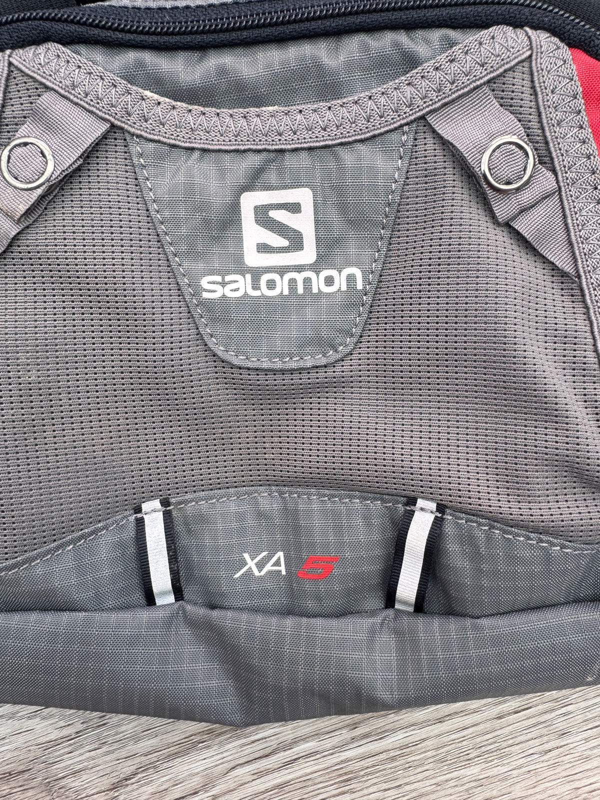 Salomon XA 5 Waist Pack Running Belt Grey Red Trail Hiking Hydration Bag