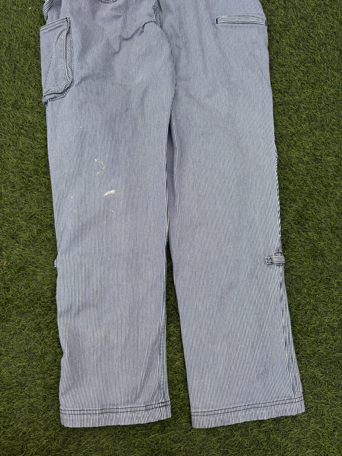 Duluth Trading Co L x 33 Hickory Stripe Bib Overalls Workwear Dungarees