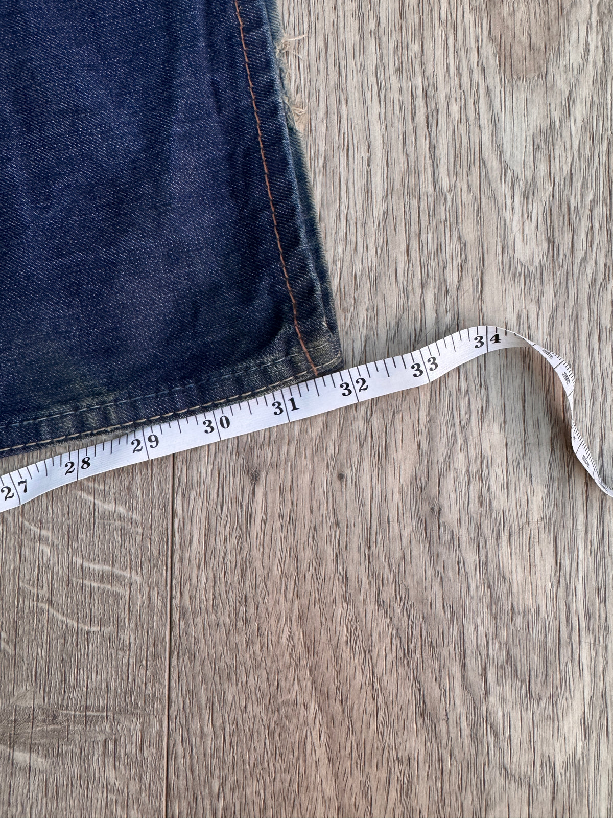 Levis Womens W34 L32 Blue Denim Jeans Straight Leg Zip Pocket Distressed