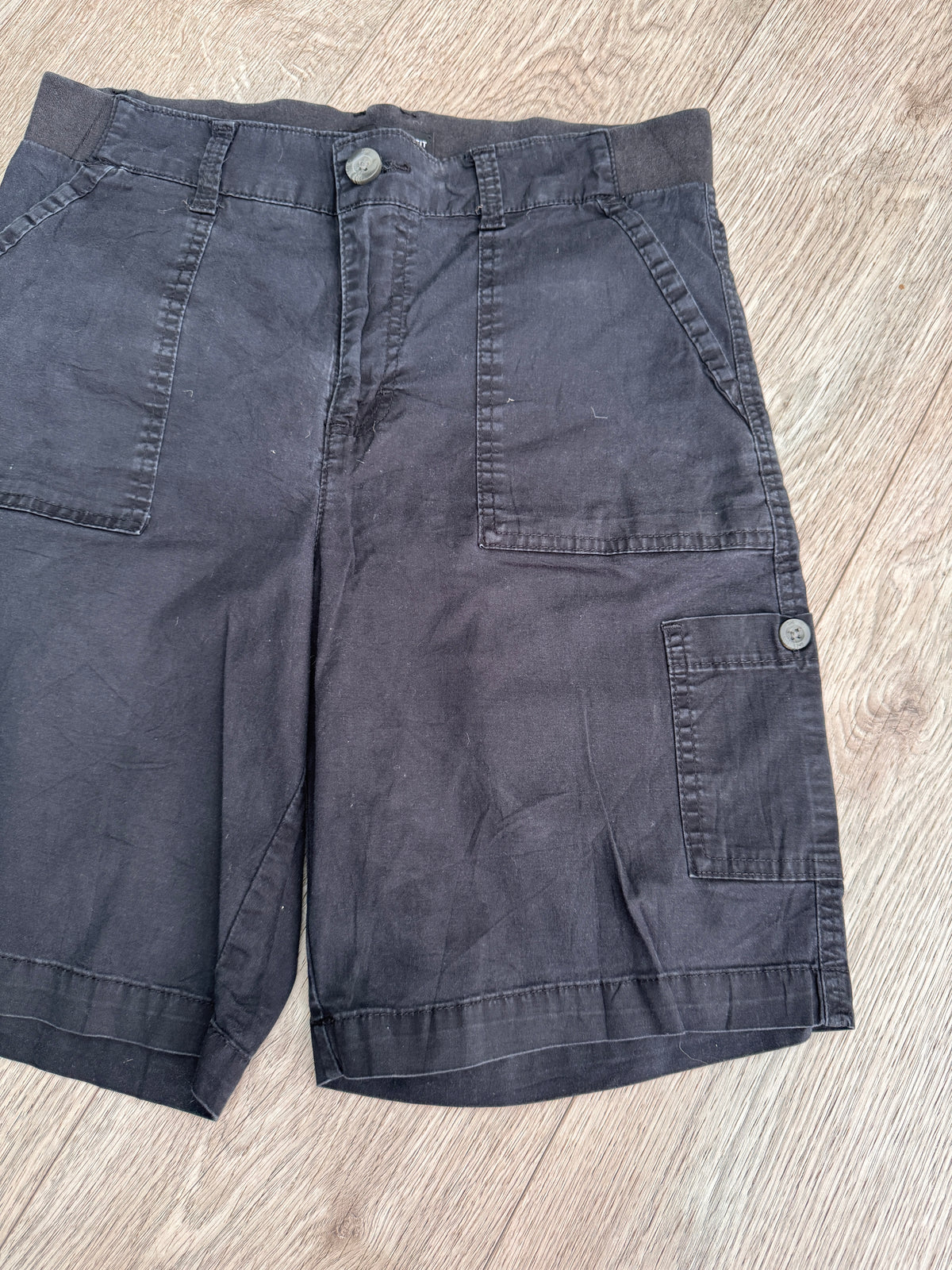 Lee Womens Cargo Shorts Size 6 Black Relaxed Fit Mid Rise W 30
