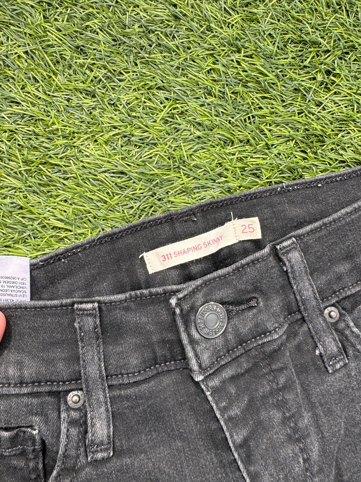Levi’s 311 Shaping Skinny Jeans Womens W25 L28 Black Stretch Denim