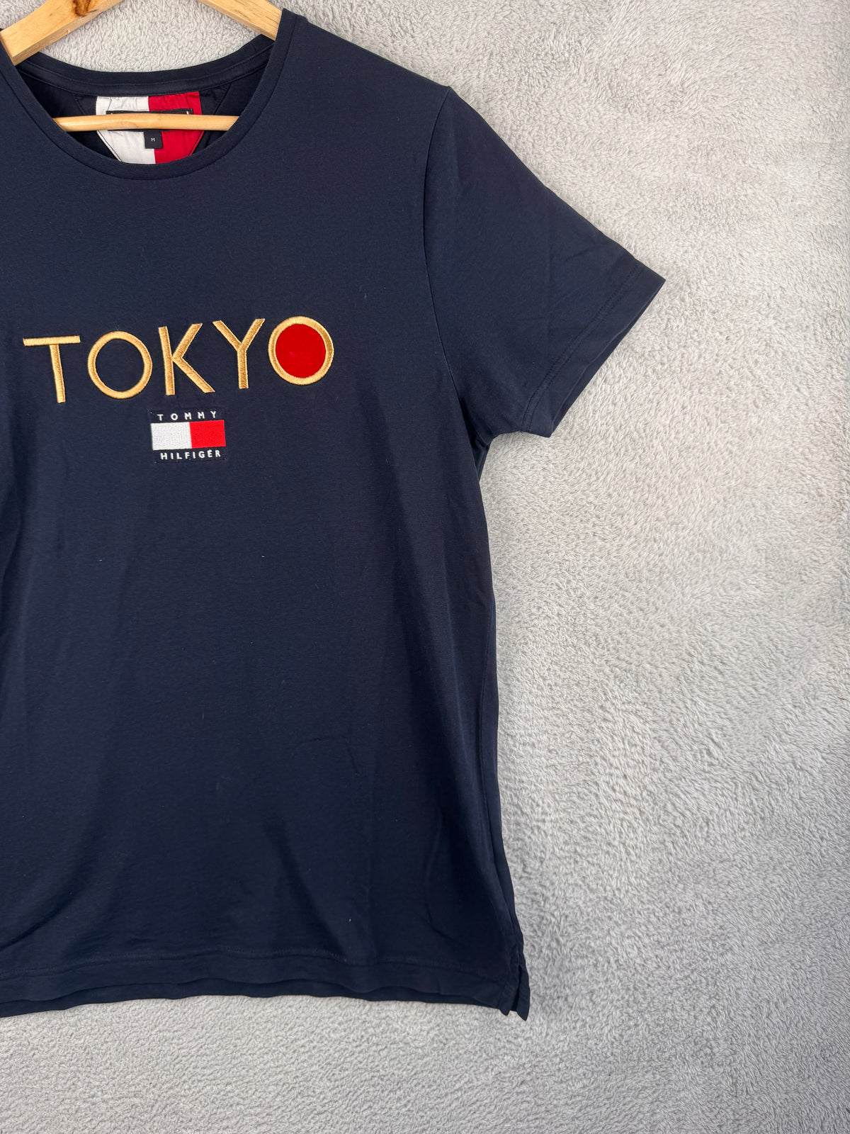Tommy Hilfiger Tokyo T Shirt Mens Medium Navy Blue Japan Embroidered Logo
