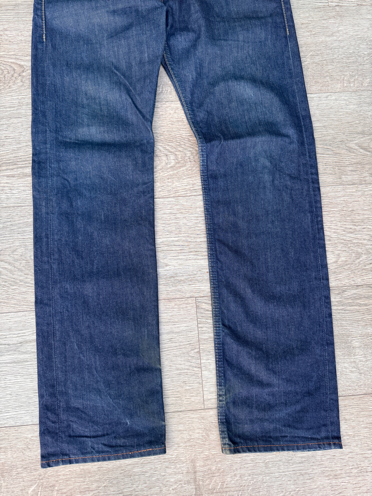 Levis Womens W34 L32 Blue Denim Jeans Straight Leg Zip Pocket Distressed