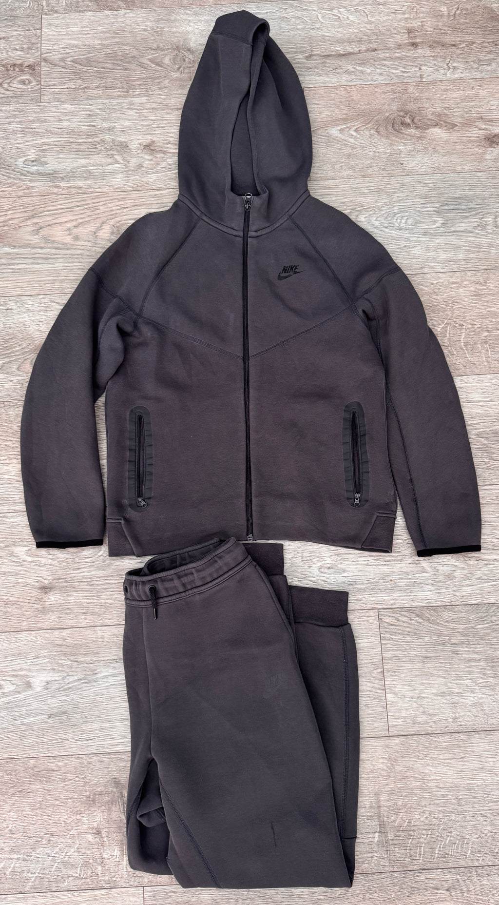 Nike Tech Fleece Tracksuit Boys XL Grey Full Zip Hoodie Joggers Old Season Set