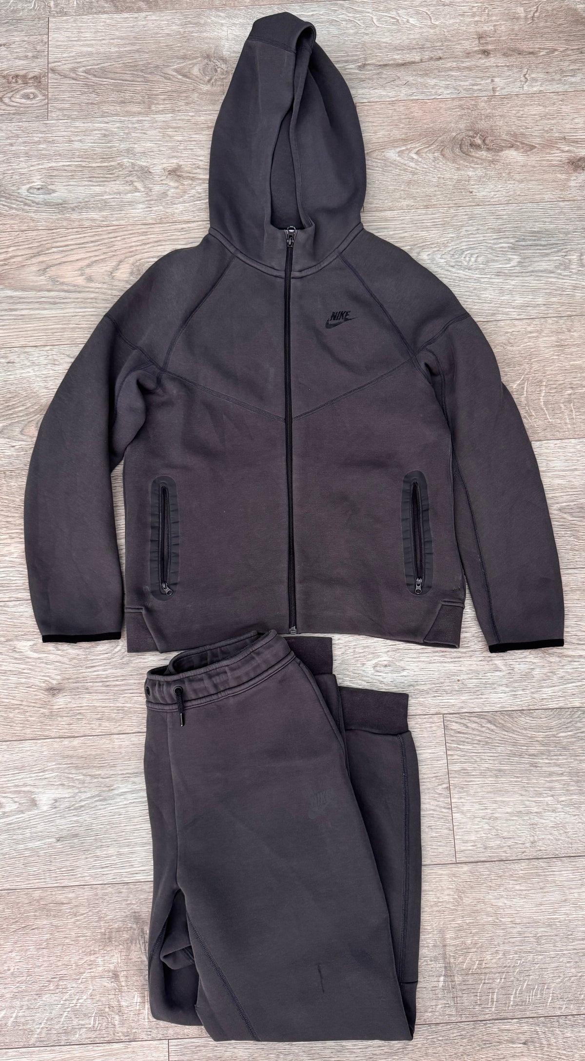 Nike Tech Fleece Tracksuit Boys XL Grey Full Zip Hoodie Joggers Old Season Set