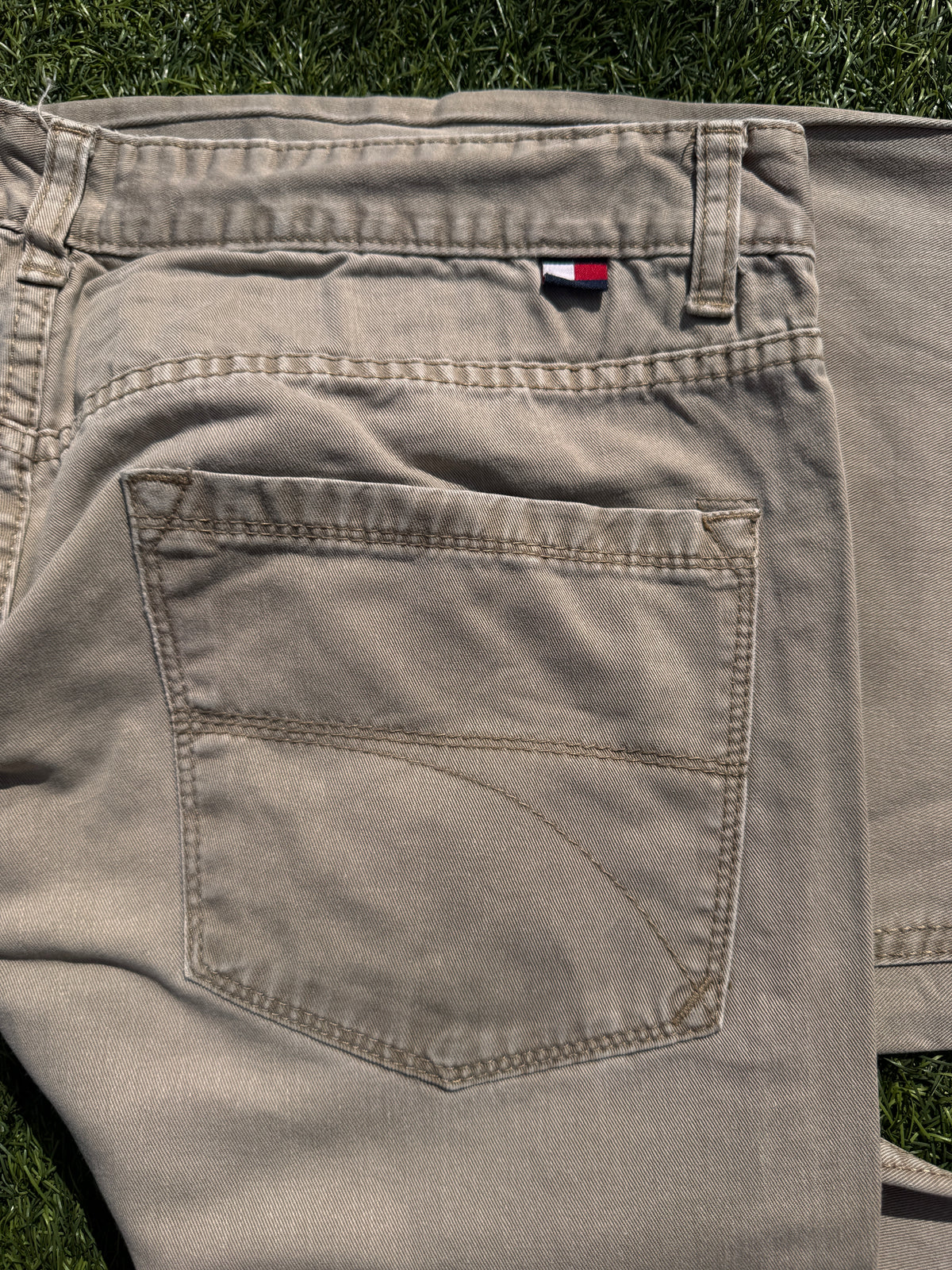 Tommy Hilfiger Denim Mens Jeans W34 L32 Beige Stone Straight Leg