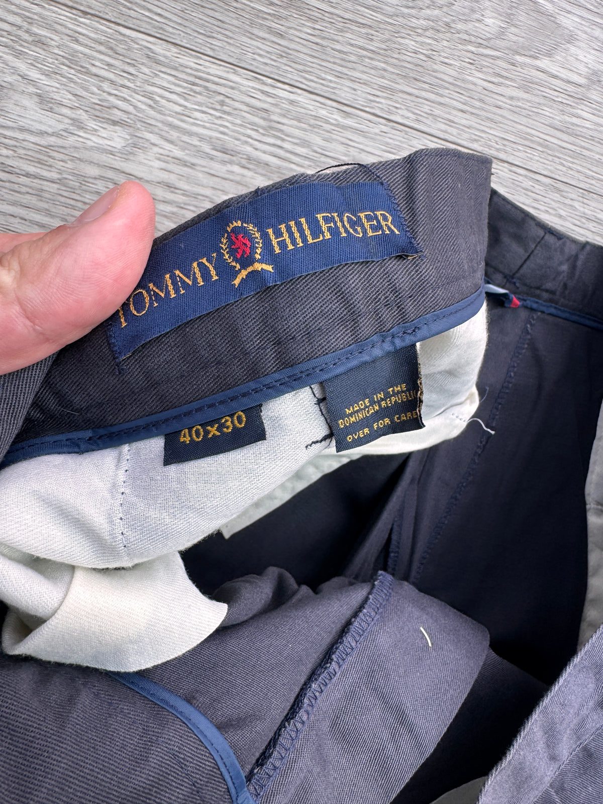 Tommy Hilfiger Mens Navy Blue Pleated Chino Trousers W40 L30 Straight Leg