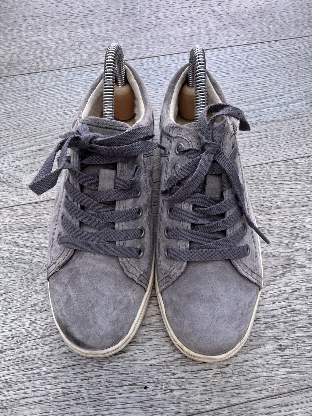 UGG Womens Grey Suede Lace Up Trainers Shoes Sneakers UK 3.5