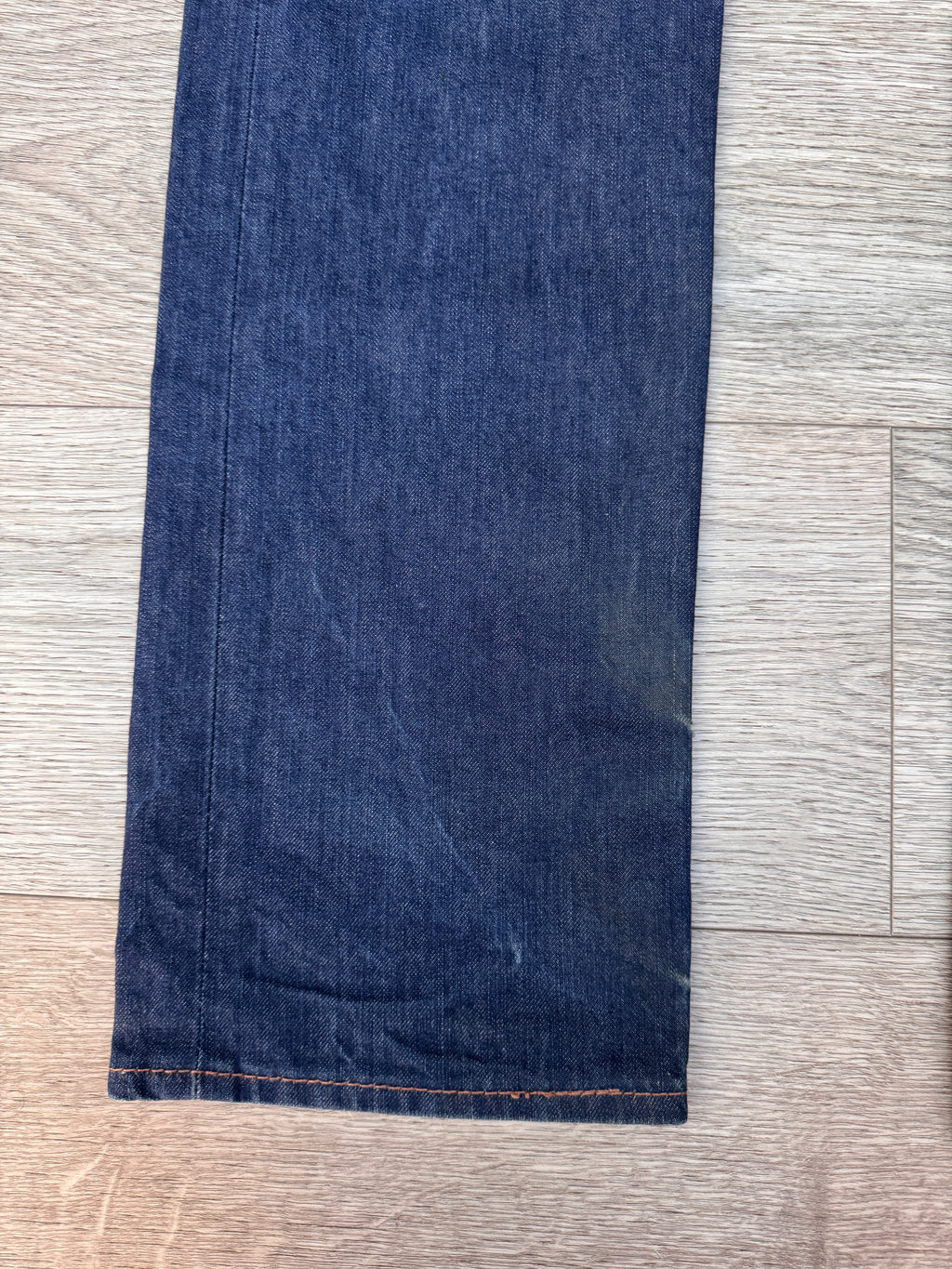 Levis Womens W34 L32 Blue Denim Jeans Straight Leg Zip Pocket Distressed
