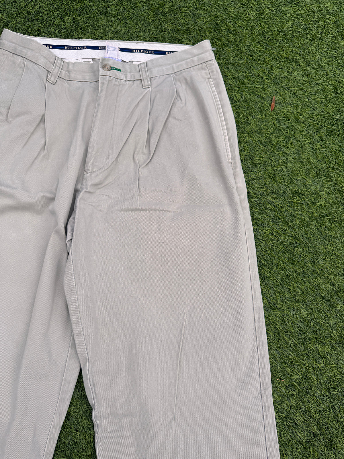 Tommy Hilfiger Mens Chino Trousers W32 L30 Grey Pleated Straight Leg