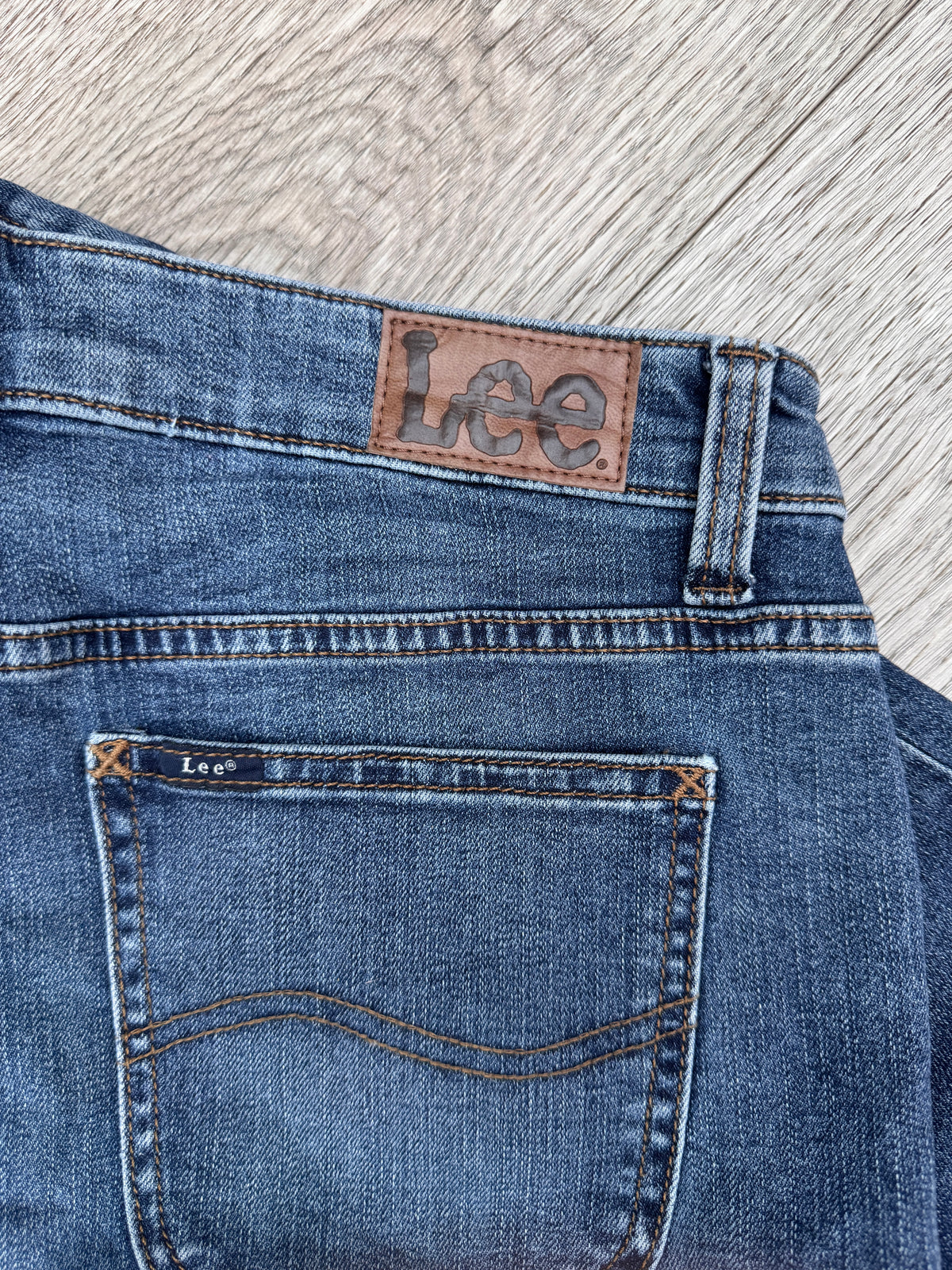 Lee Womens Denim Shorts Size 8 Blue Regular Fit Mid Rise Stretch