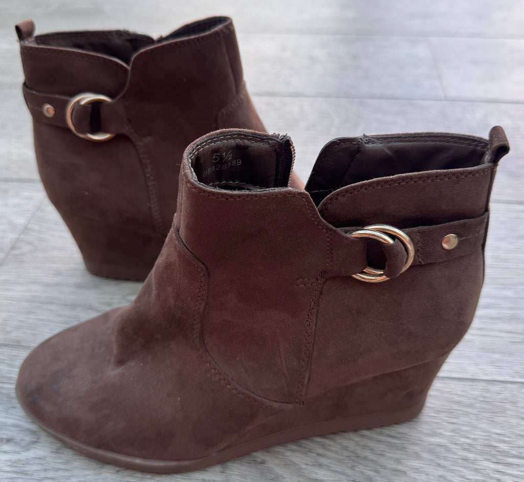 M&S Womens Brown Suede Look Wedge Ankle Boots Wide Fit UK 5.5 Insolia
