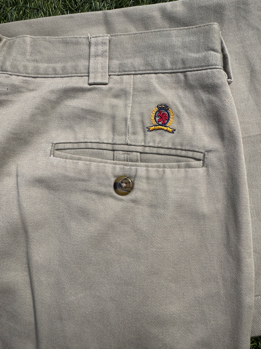 Tommy Hilfiger Mens Chino Trousers W30 L30 Beige Pleated Straight Leg Vintage