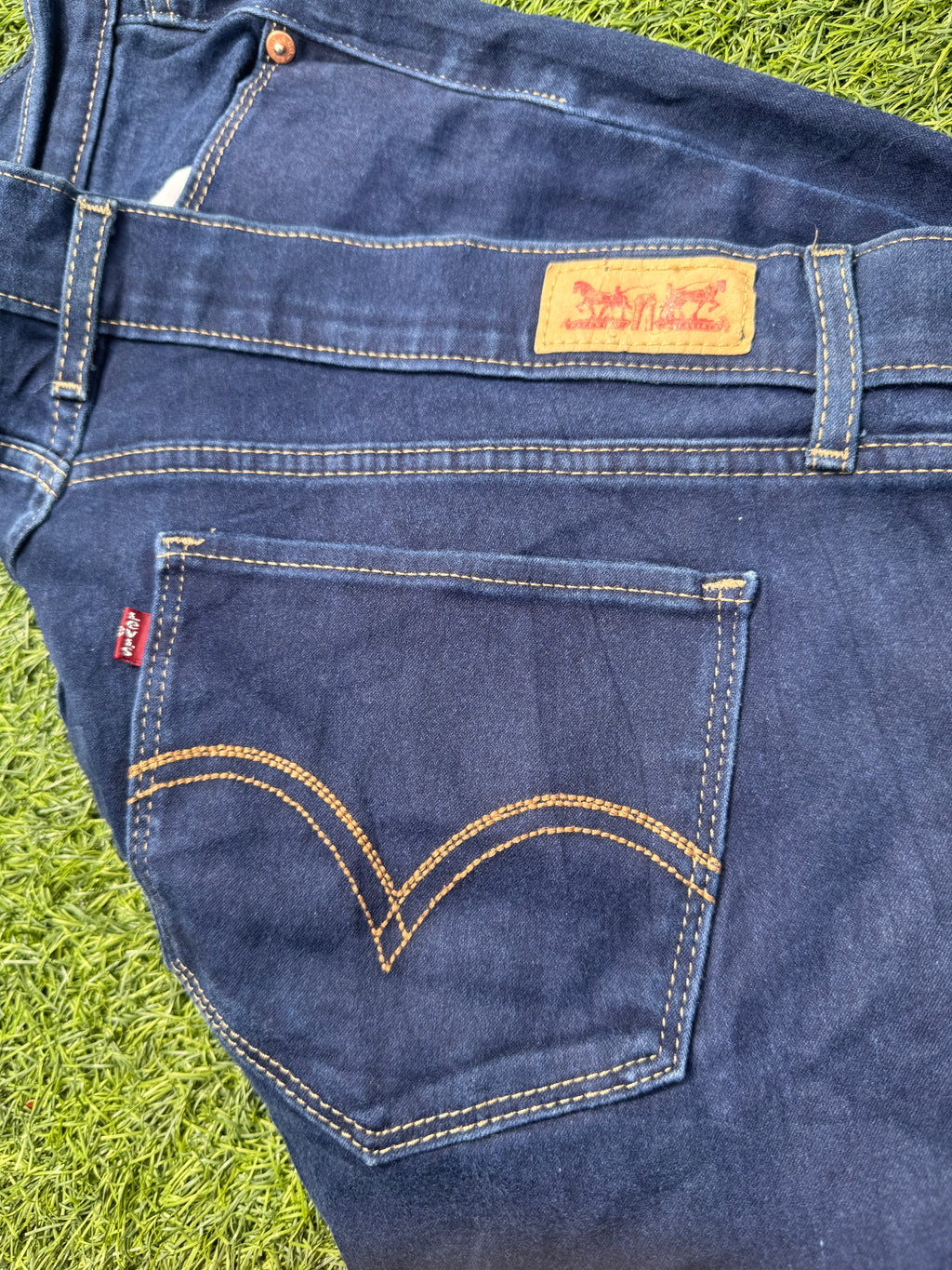 Levis 524 Womens Skinny Jeans Size W 36 L 27 Dark Blue Stretch Denim Low Rise