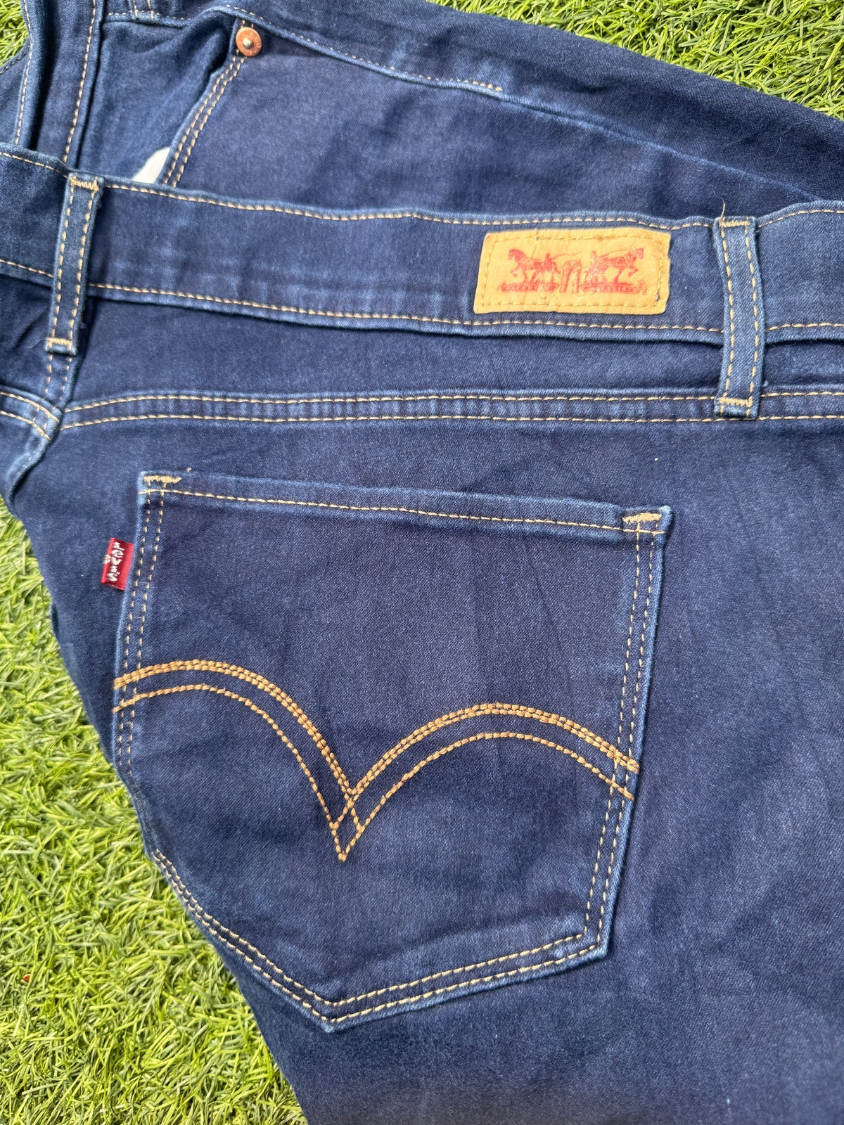 Levis 524 Womens Skinny Jeans Size W 36 L 27 Dark Blue Stretch Denim Low Rise