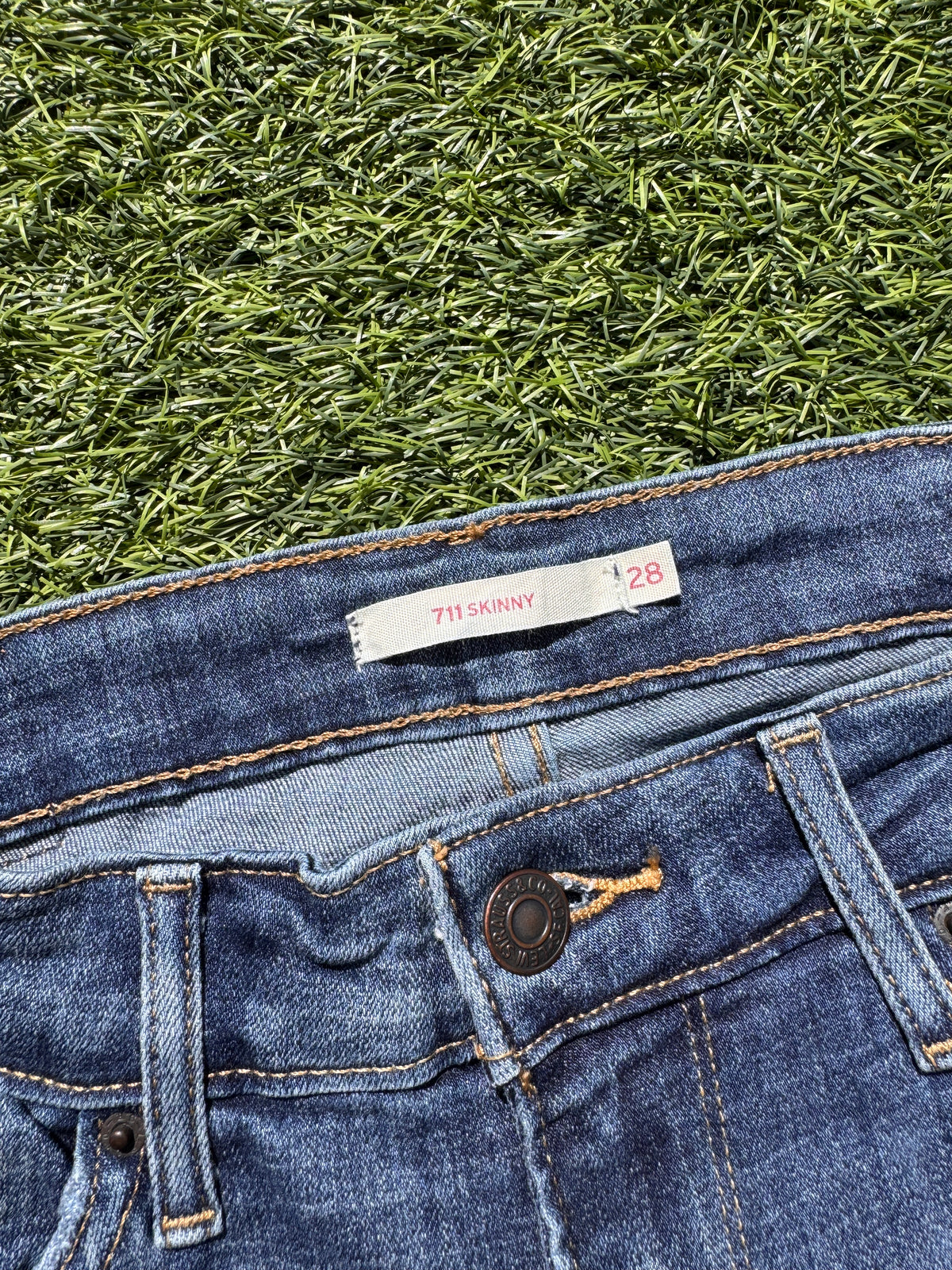 Levi’s 711 Skinny Jeans Womens W28 L30 Blue Stretch Denim Distressed Slim Fit