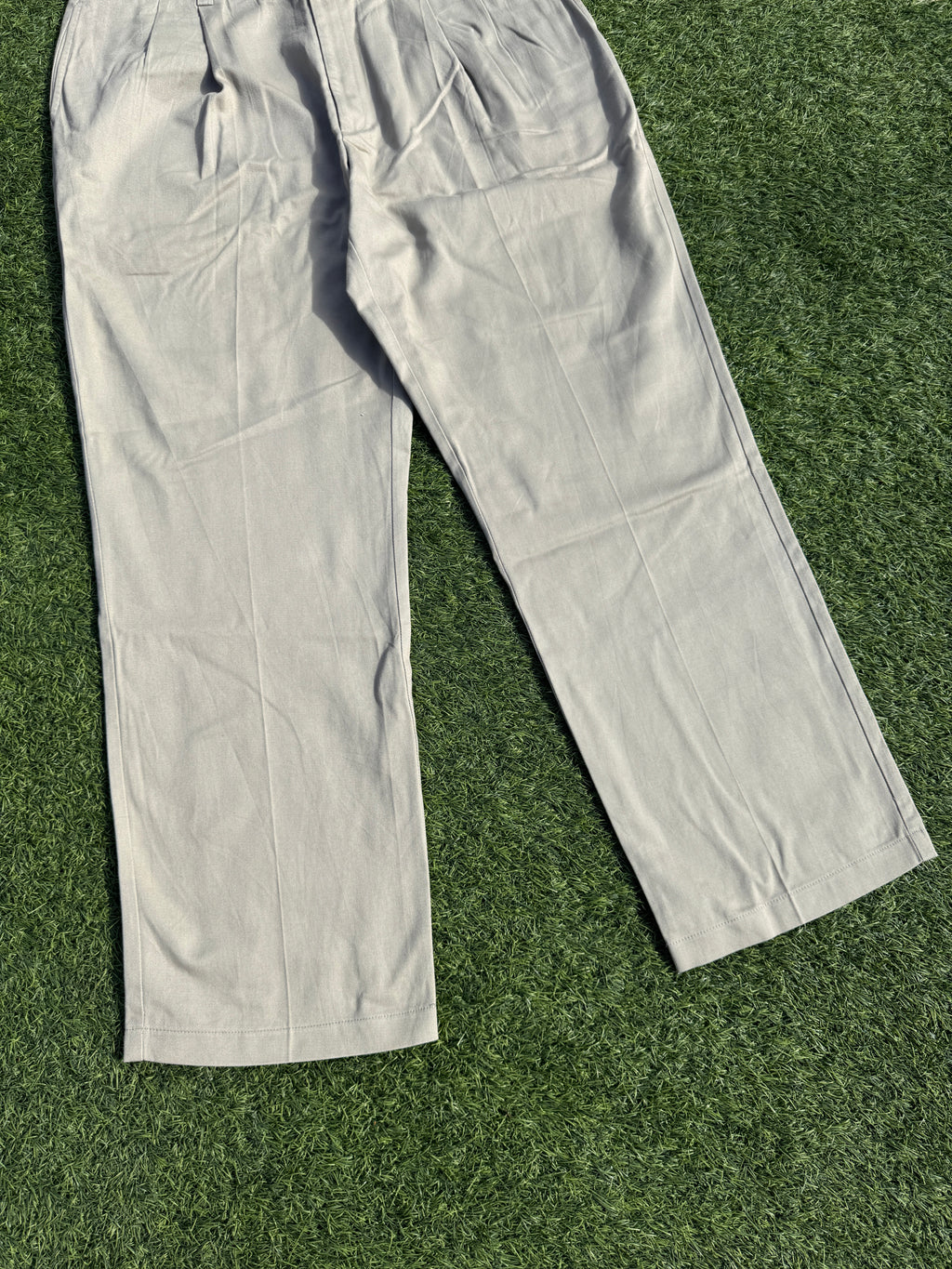 Tommy Hilfiger Mens Beige Chino Trousers W40 L32 Pleated Straight Leg