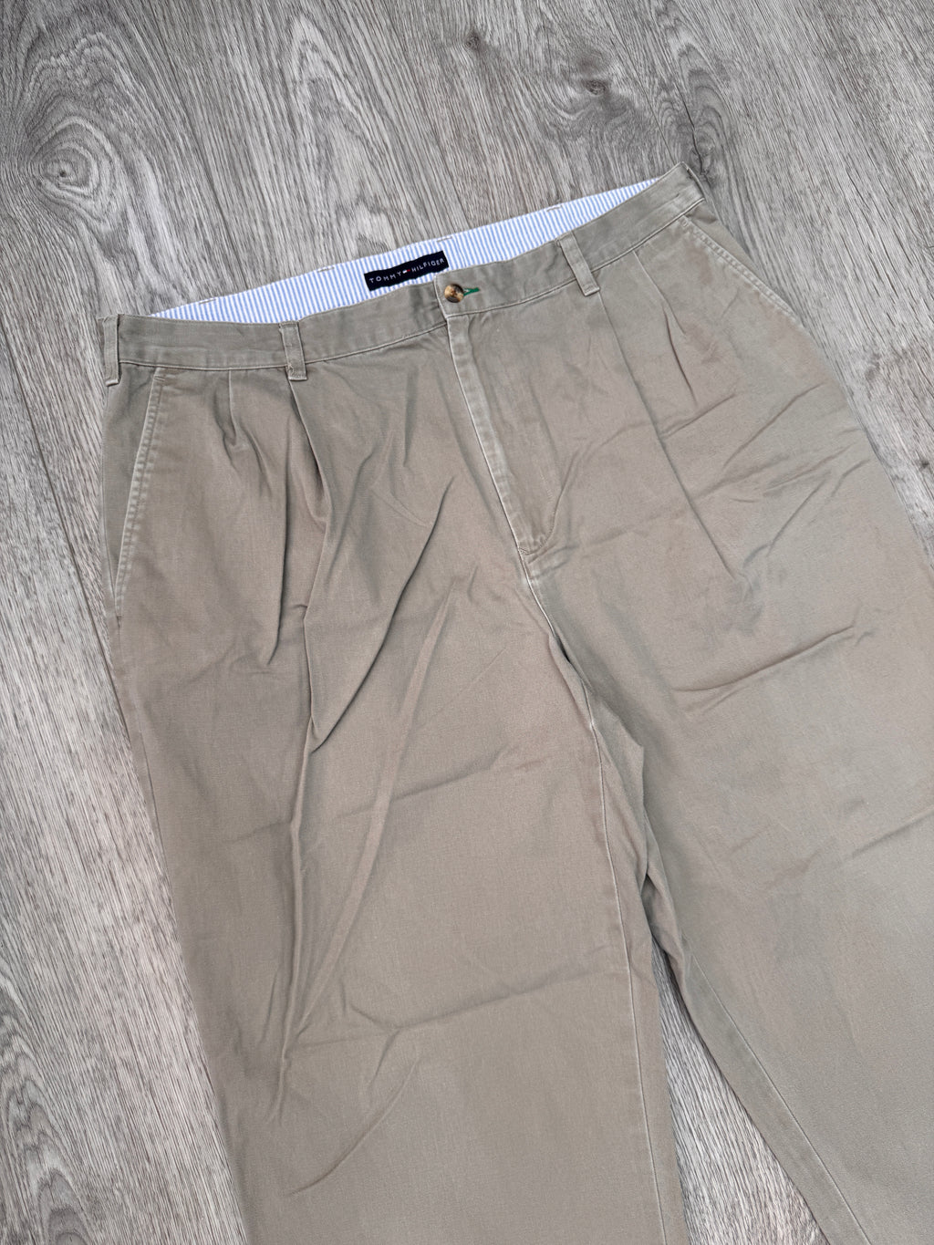 Tommy Hilfiger Mens Chinos W40 L31 Beige Pleated Cotton Trousers Vintage
