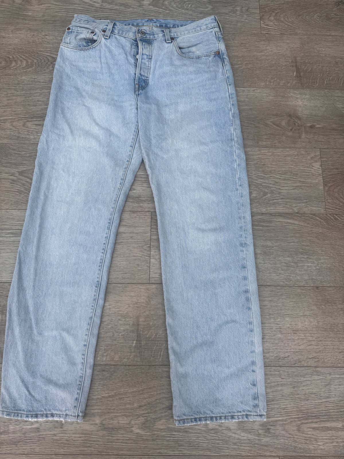Levi’s Premium 501 Jeans Mens W31 L32 Light Blue Wash Straight Leg