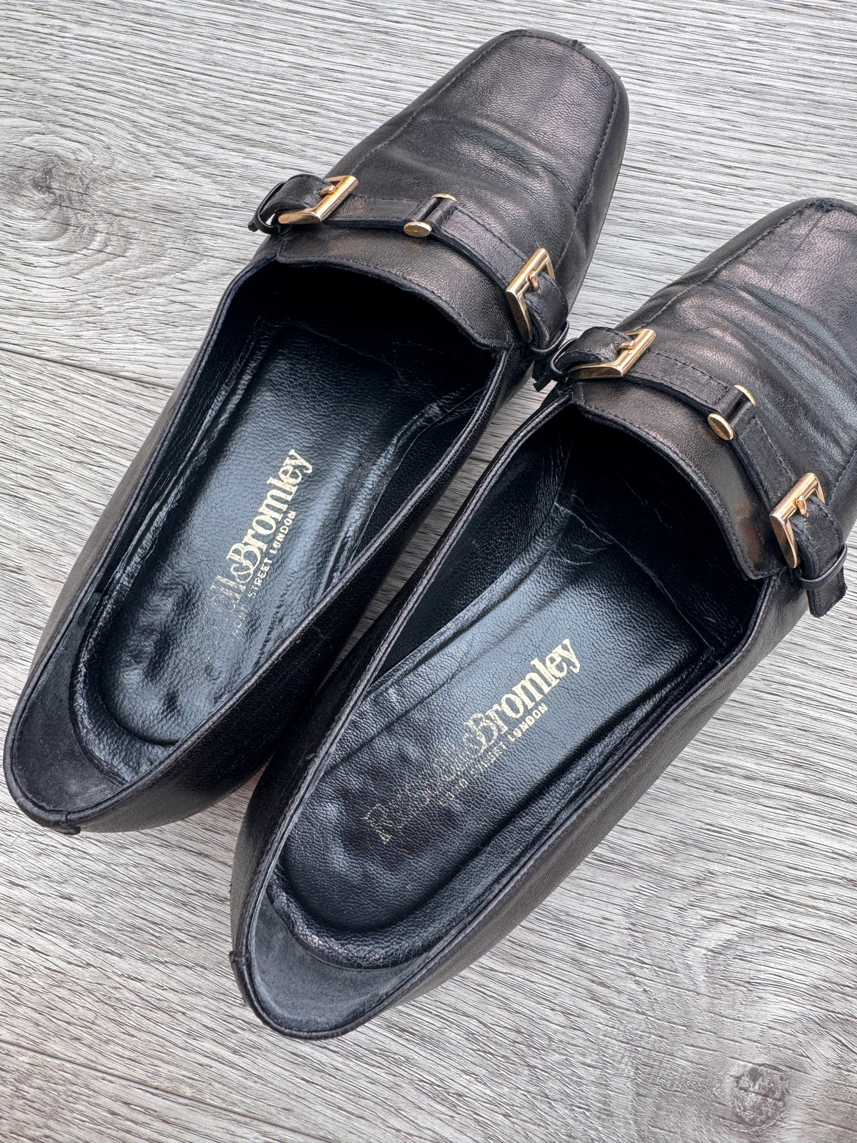 Russell & Bromley Womens Black Leather Loafers Size 4 Gold Buckle Made Italy