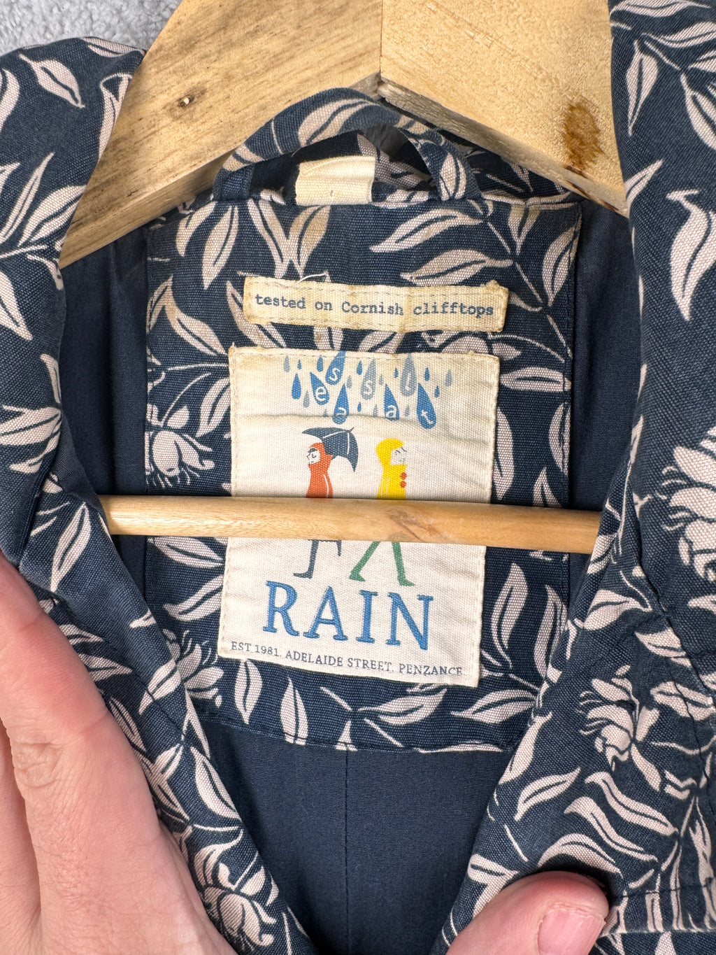Seasalt Cornwall Seaside Mac Womens UK 12 Navy Floral Rain Coat Organic Cotton