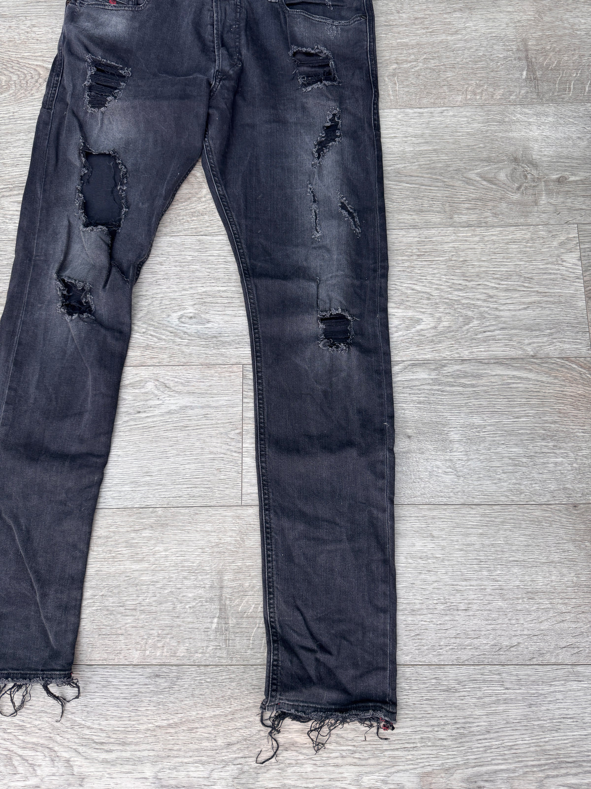 Diesel Tepphar 083L32 Jeans W33 L32 Black Slim Carrot Distressed Ripped Mens