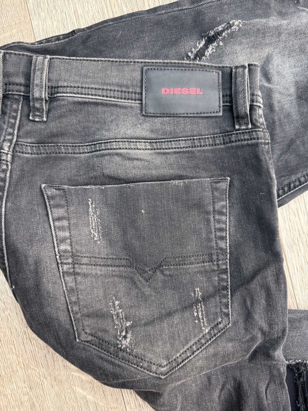 Diesel Tepphar 083L32 Jeans W33 L32 Black Slim Carrot Distressed Ripped Mens