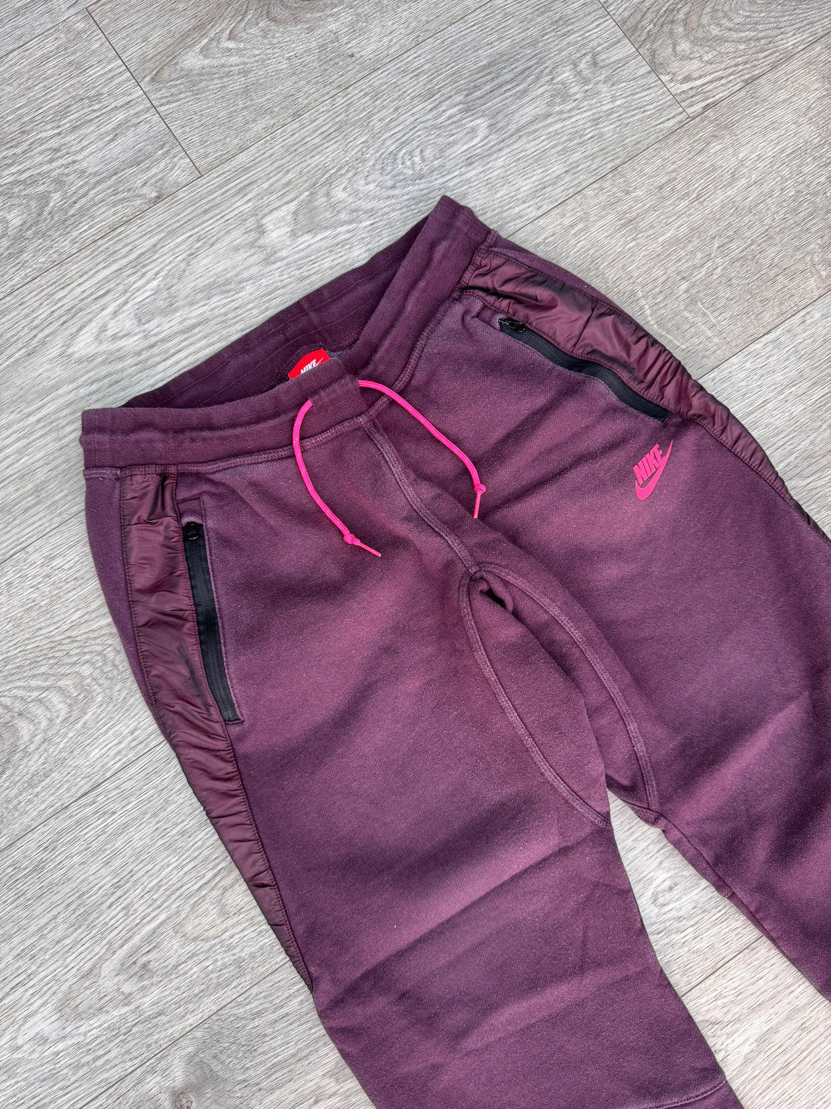 Nike Mens Joggers Medium Burgundy Pink Logo Fleece Tracksuit Bottoms Zip Pocket