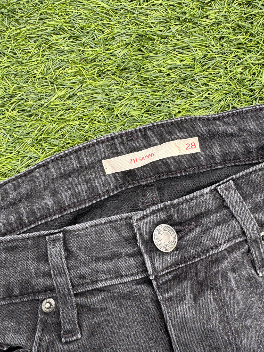 Levis 711 Womens Skinny Jeans W28 L32 Black Charcoal Wash Stretch