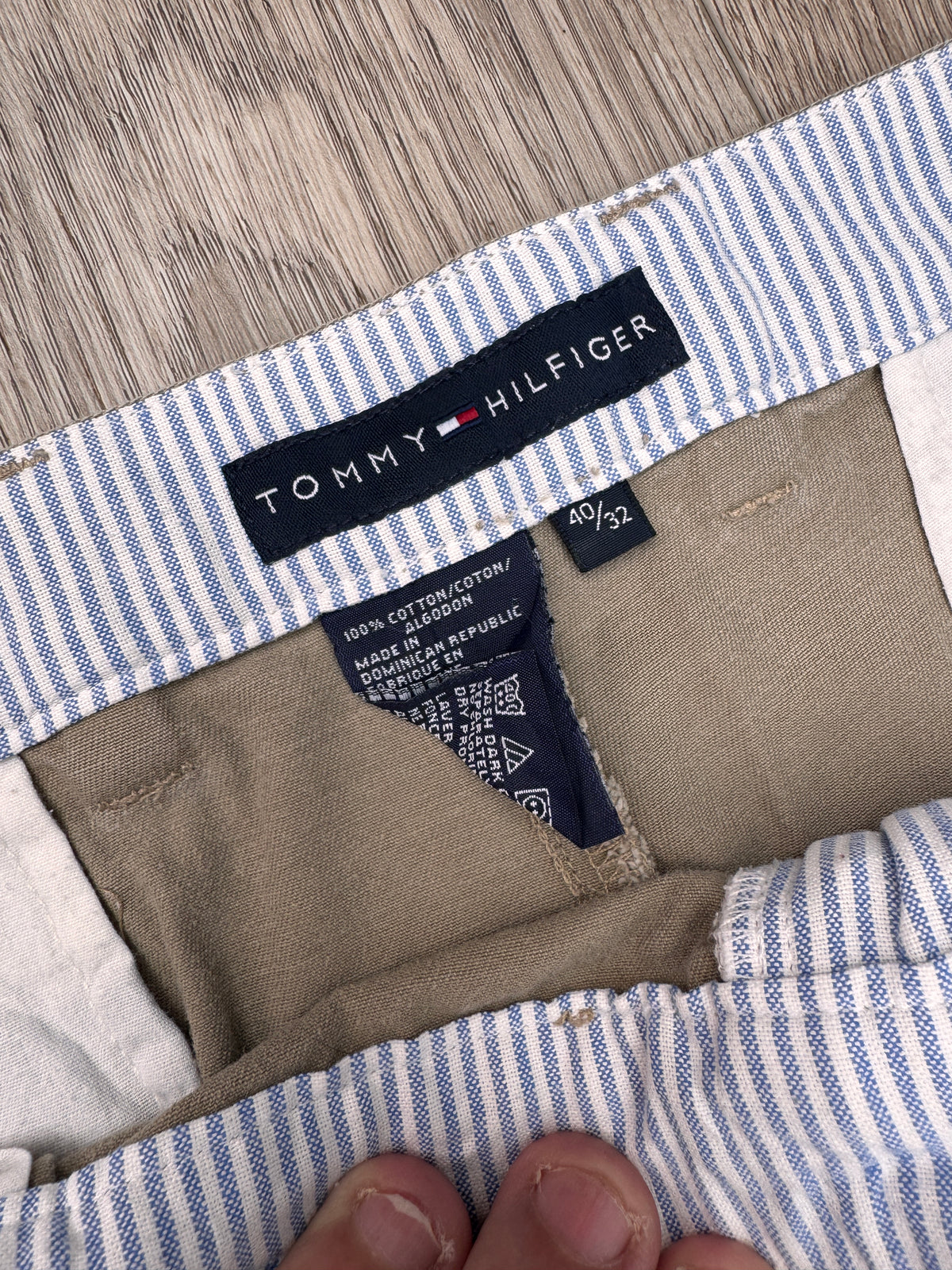 Tommy Hilfiger Mens Chinos W40 L31 Beige Pleated Cotton Trousers Vintage