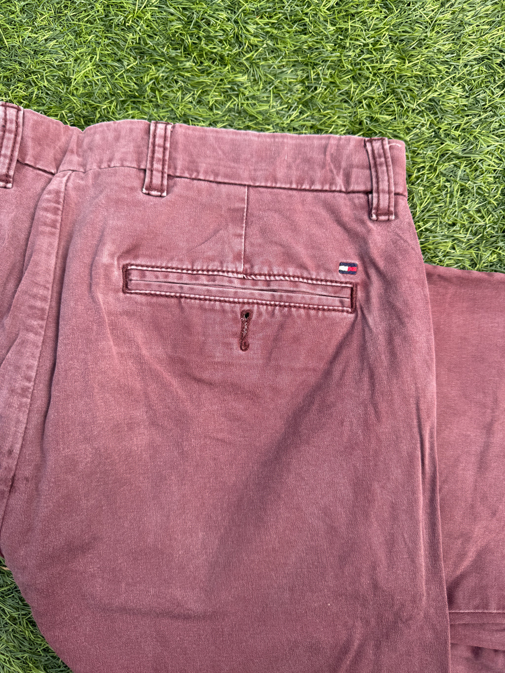 Tommy Hilfiger Mens Burgundy Chino Trousers W33 L30 Slim Fit
